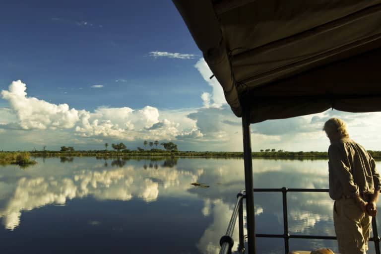 A cruise on the still waters of the Zibadianja Lagoon for Zafara guests